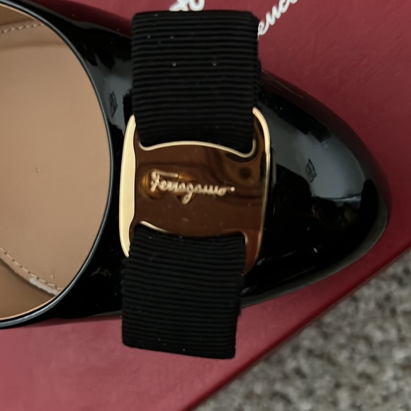 Salvatore Ferragamo platform Pumps 9sm size 6.Made in Italy. Excellent condition - Picture 6 of 6